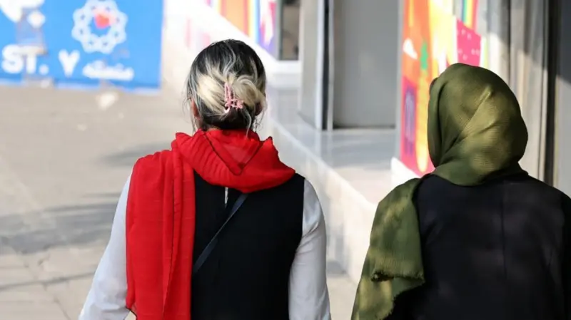 İran Cumhurbaşkanı Pezeşkiyan: Ahlak polisi kadınları artık ‘rahatsız etmeyecek’