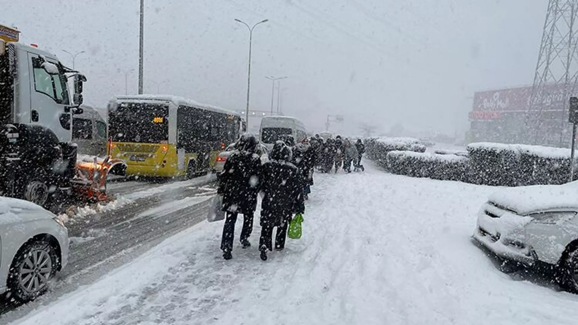 Soğuk ve yağışlı hava birlikte geliyor