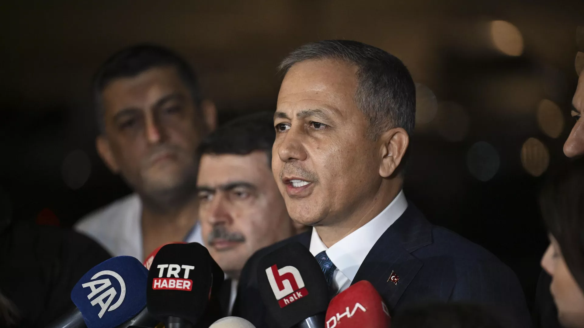 İçişleri Bakanı Ali Yerlikaya, Türkiye’de bulunan Suriyeli sayısını açıkladı