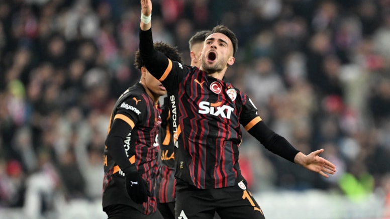 Galatasaray 10 kişiyle Sivas’ı devirdi