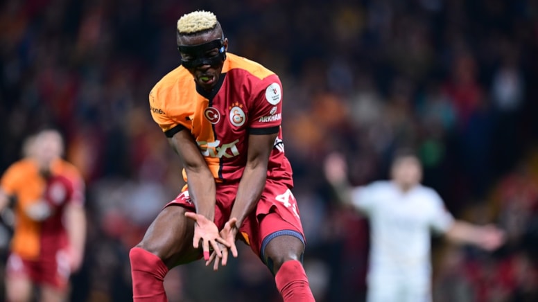 Lider Galatasaray sahasında puan kaybetti