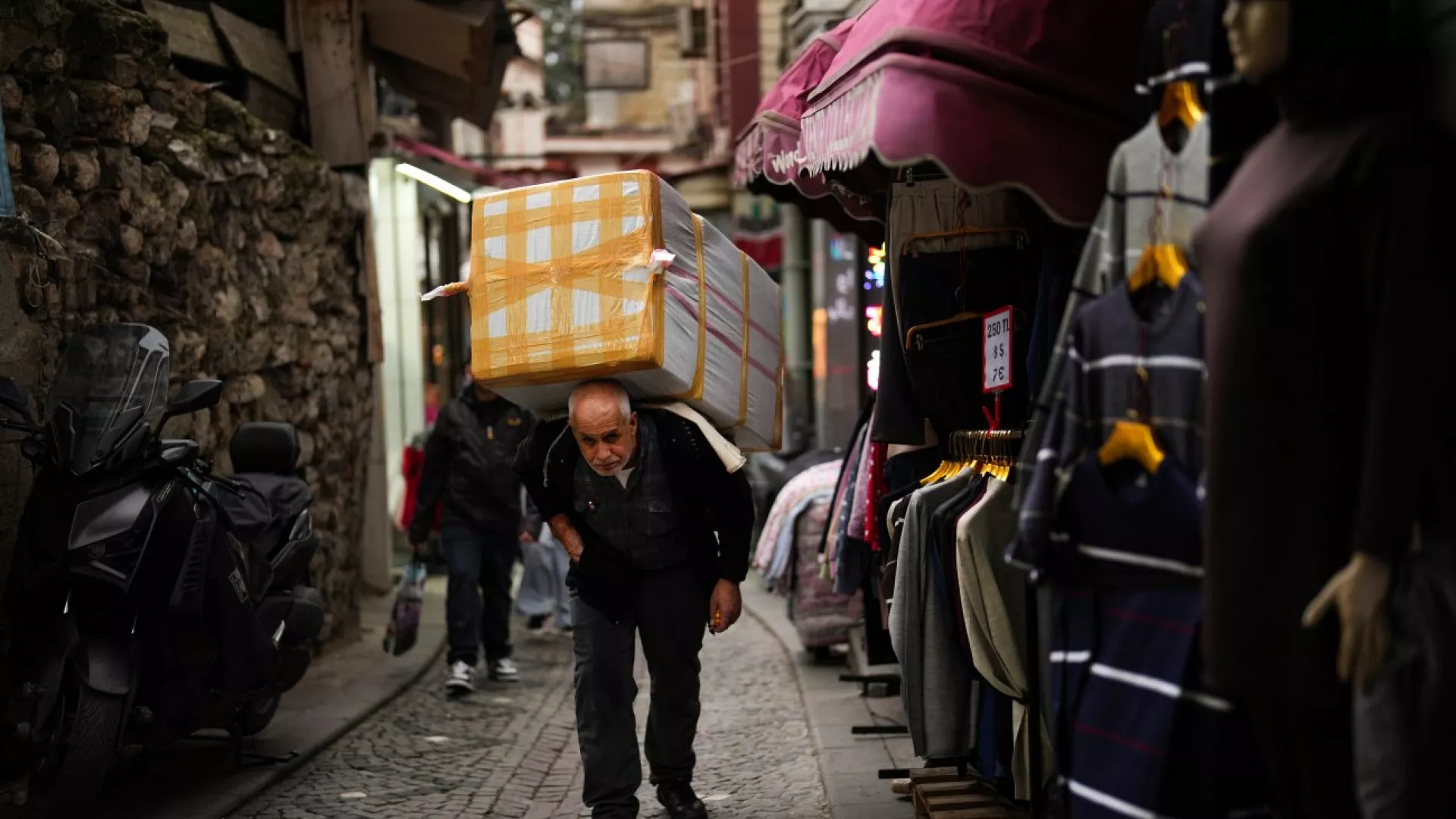 Enflasyon: TÜİK’e göre yıllık yüzde 44,33, ENAG’a göre ise yüzde 83,4