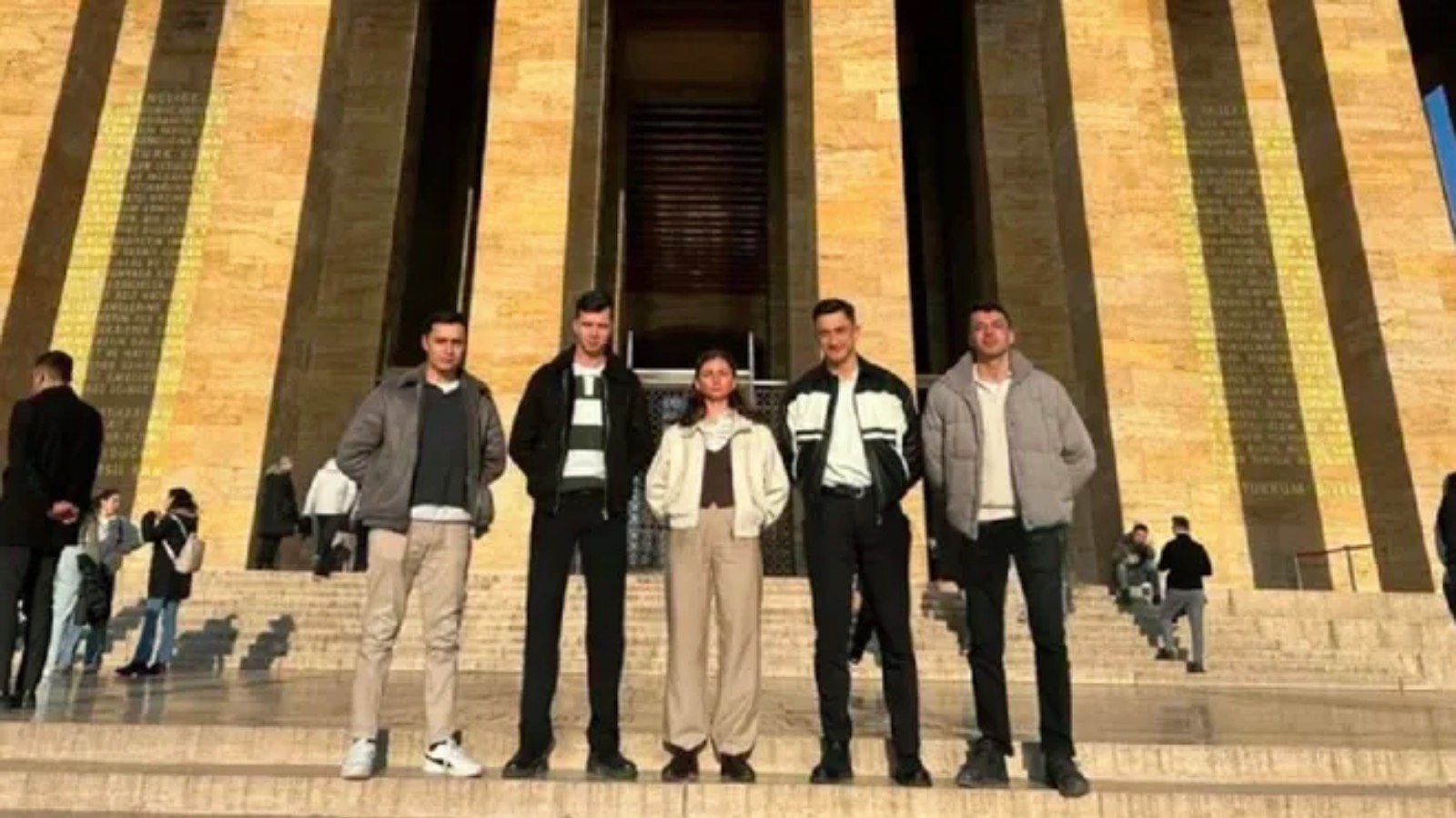 İhraç edilen teğmenler Anıtkabir’de
