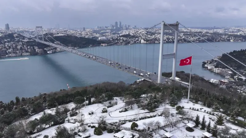 İstanbul’da okullar cuma günü de tatil edildi
