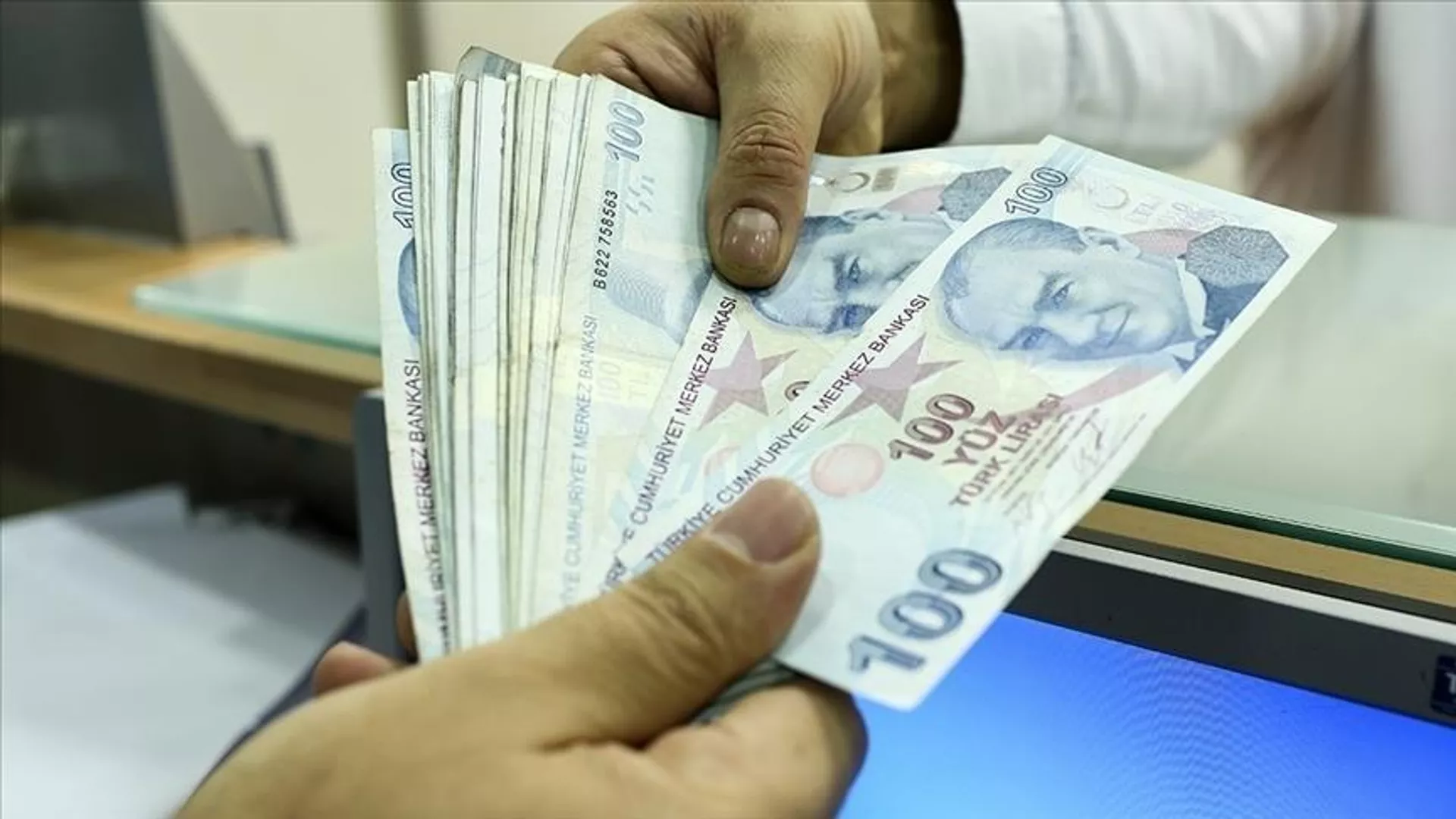 Emekli bayram ikramiyesi ödeme tarihleri belli oldu