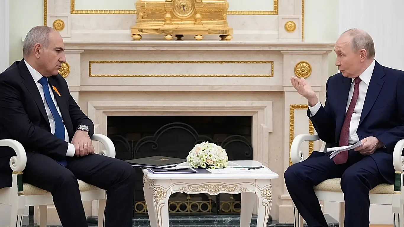 Putin’den Paşinyan’a ültimatom: Ermenistan, AB veya Rusya arasında seçim yapmalı