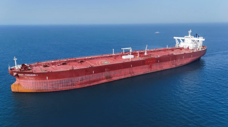 İran’ın abluka nedeniyle yeniden kapattığı Hürmüz’de ‘tankere saldırı’