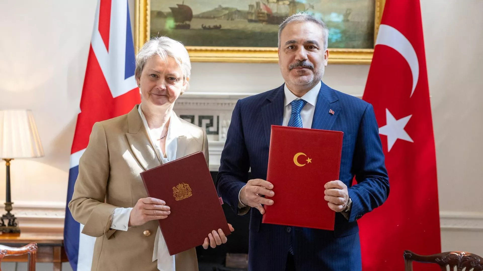 Türkiye ve İngiltere arasında Stratejik Ortaklık Çerçeve Belgesi imzalandı