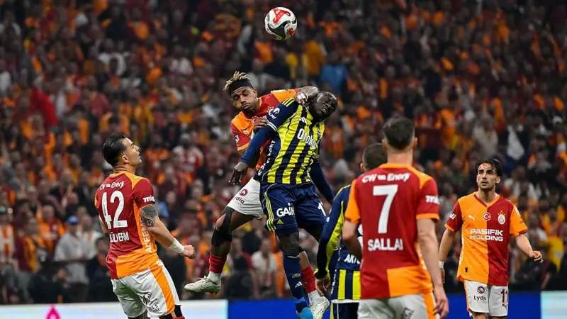 Galatasaray kendi sahasında Fenerbahçe’yi 3-0 yendi