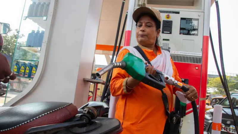 İran’a yönelik ablukanın ‘uzatılacağı’ haberleri sonrası petrol fiyatı 117 dolara çıktı