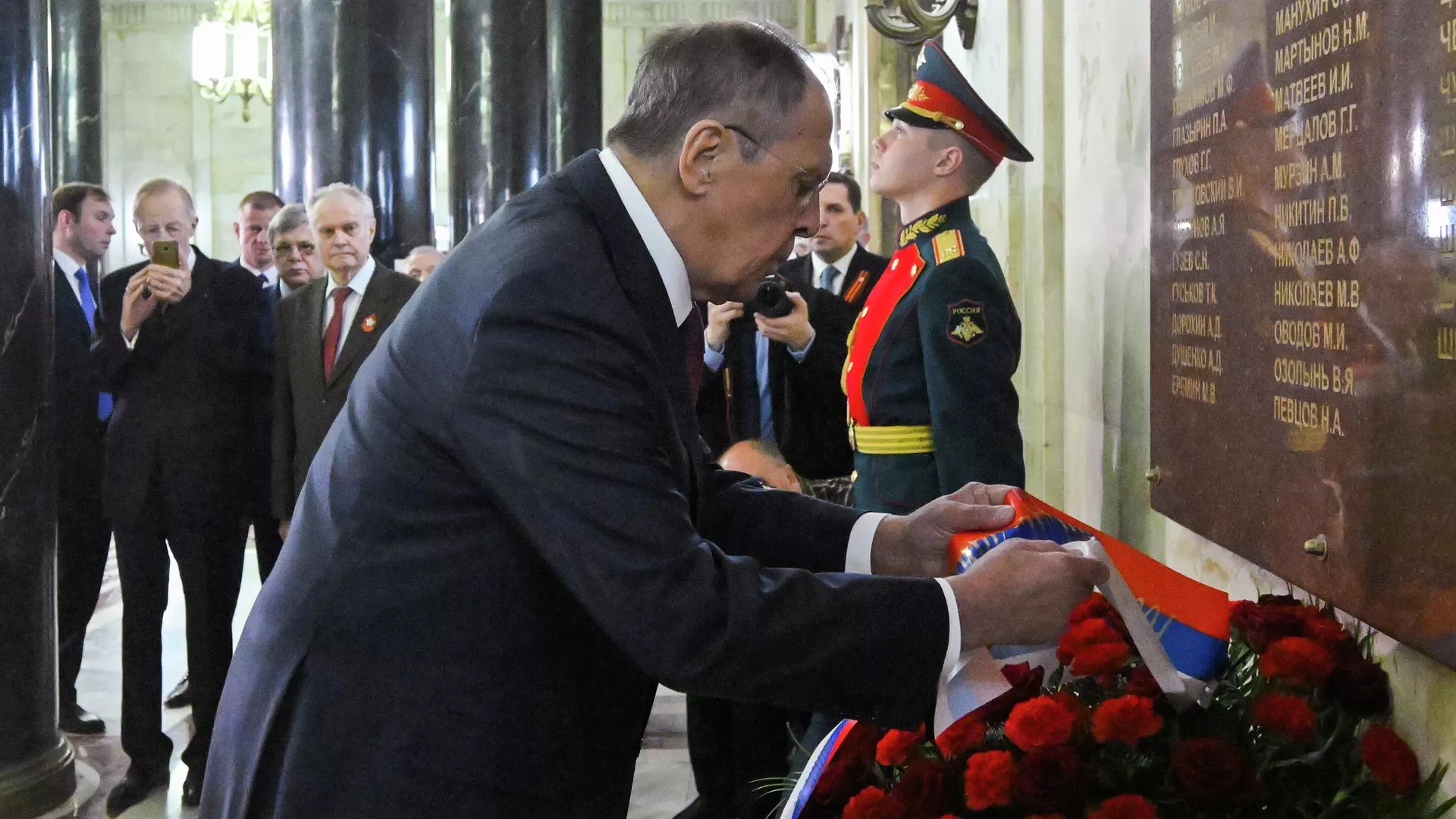 Lavrov: Avrupa’da Hitler’in deneyimini tekrarlayarak Rusya’ya saldırma çağrıları yapılıyor