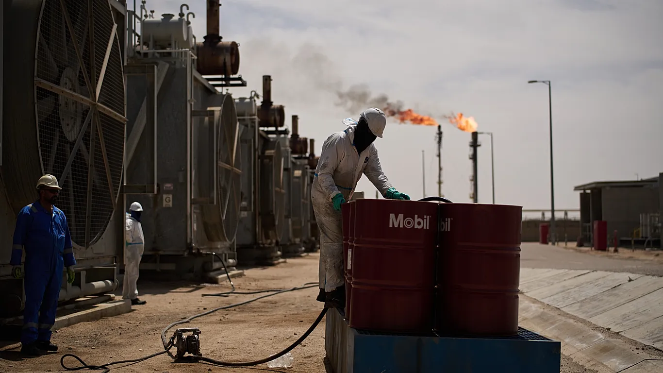 Irak’tan enerji hamlesi: Suudi sınırında dev petrol sahası bulundu