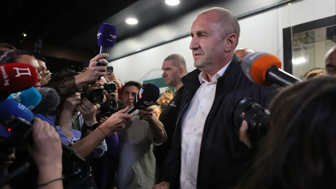 Bulgaristan parlamentosu Rumen Radev’i yeni başbakan olarak onayladı