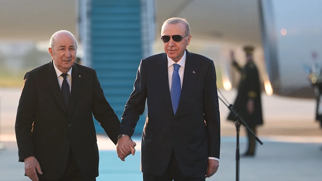 Cezair Cumhurbaşkanı Tebbun, 2,5 yıl sonra Türkiye’de