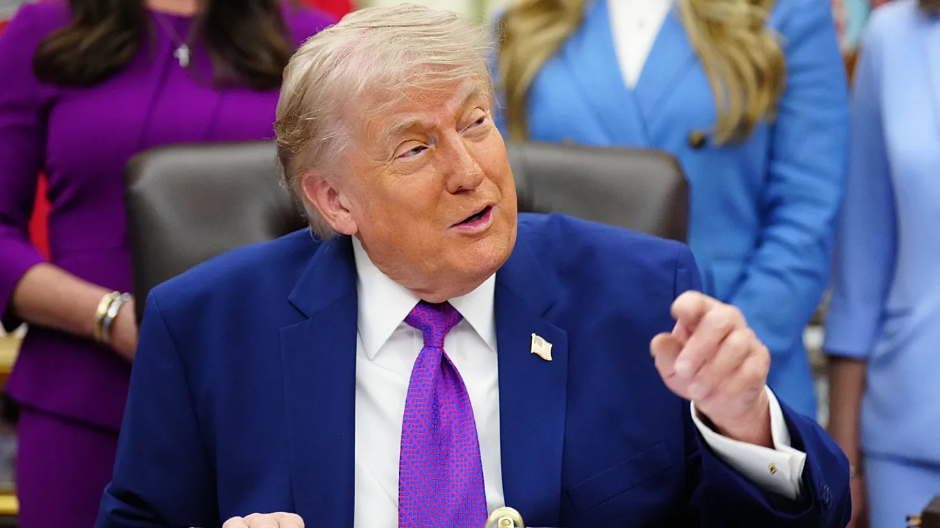Borsa işlemleri kaydı, Trump’ın büyük teknoloji hisselerinden yüksek kazanç sağladığını ortaya koydu