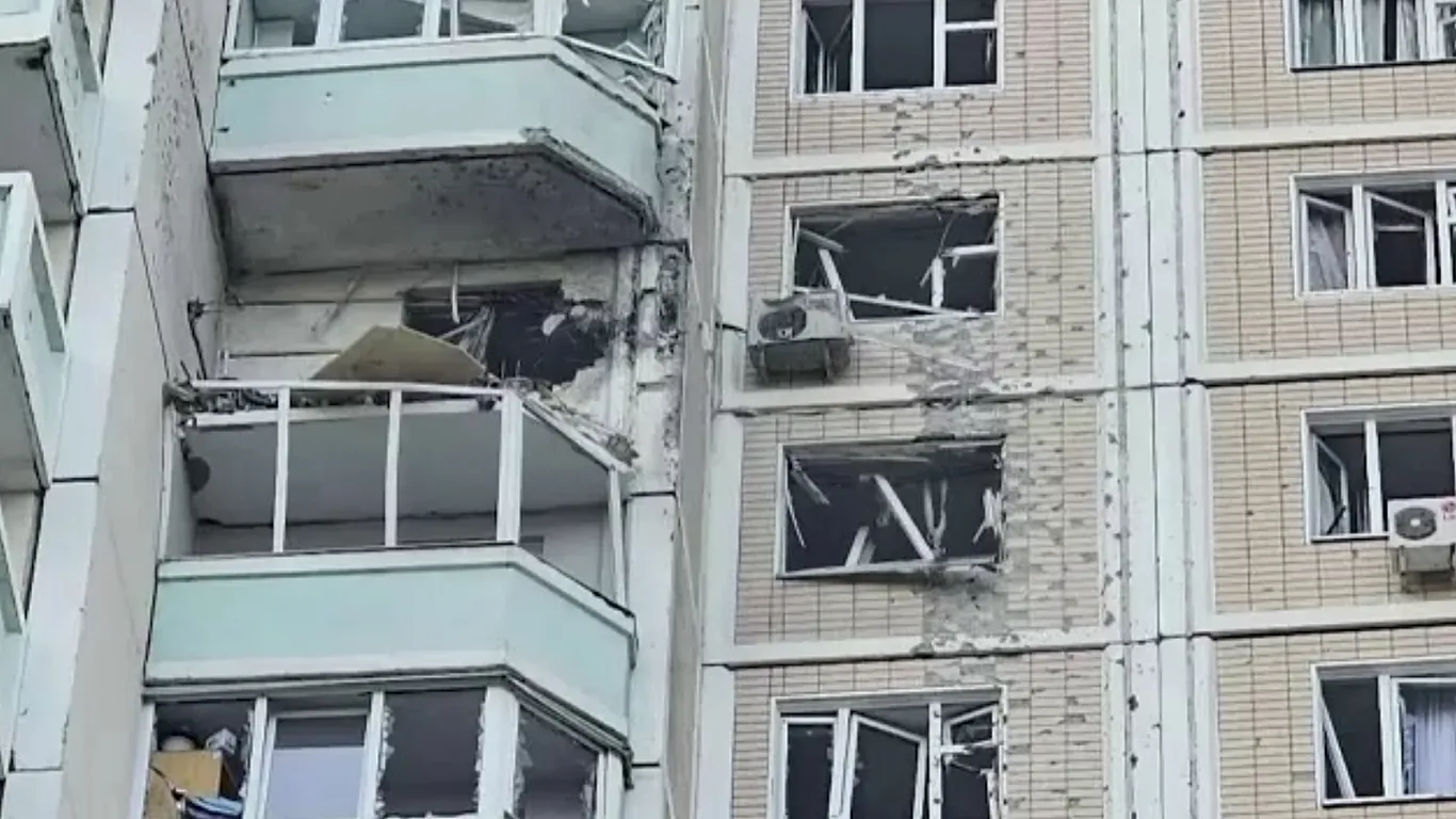 Ukrayna’dan İHA’larla Moskova’ya şimdiye kadarki en büyük saldırı: 3 kişi öldü