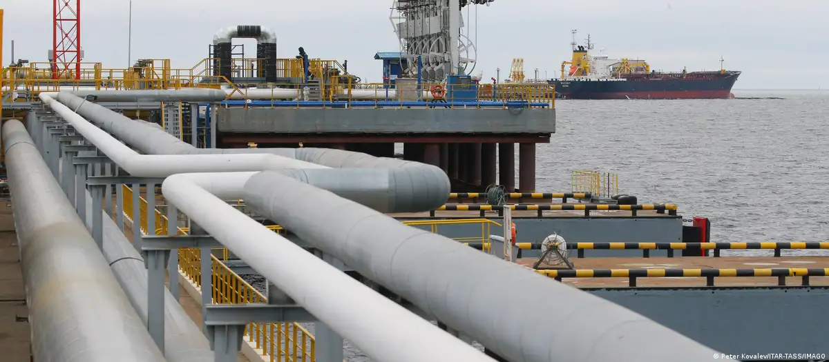 İngiltere Rus petrolüne yaptırımları gevşetti