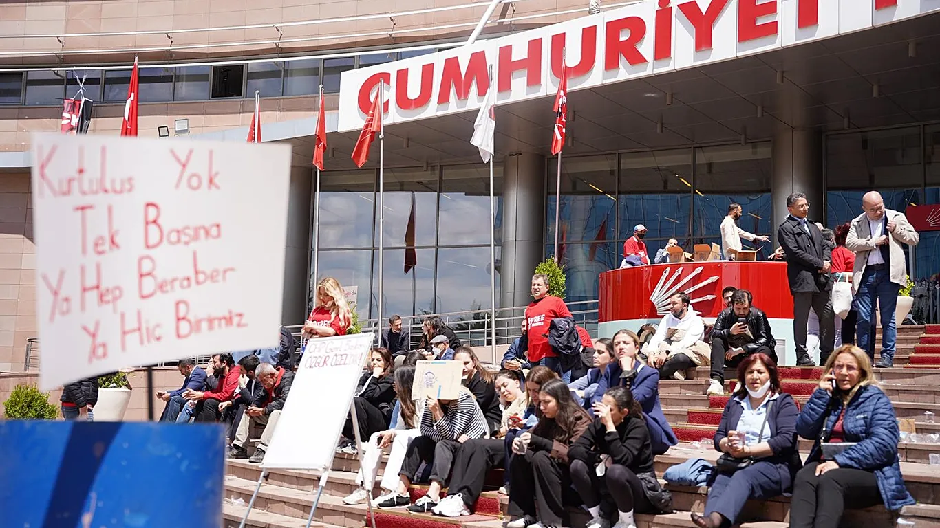 Polis CHP Genel Merkezi’nde
