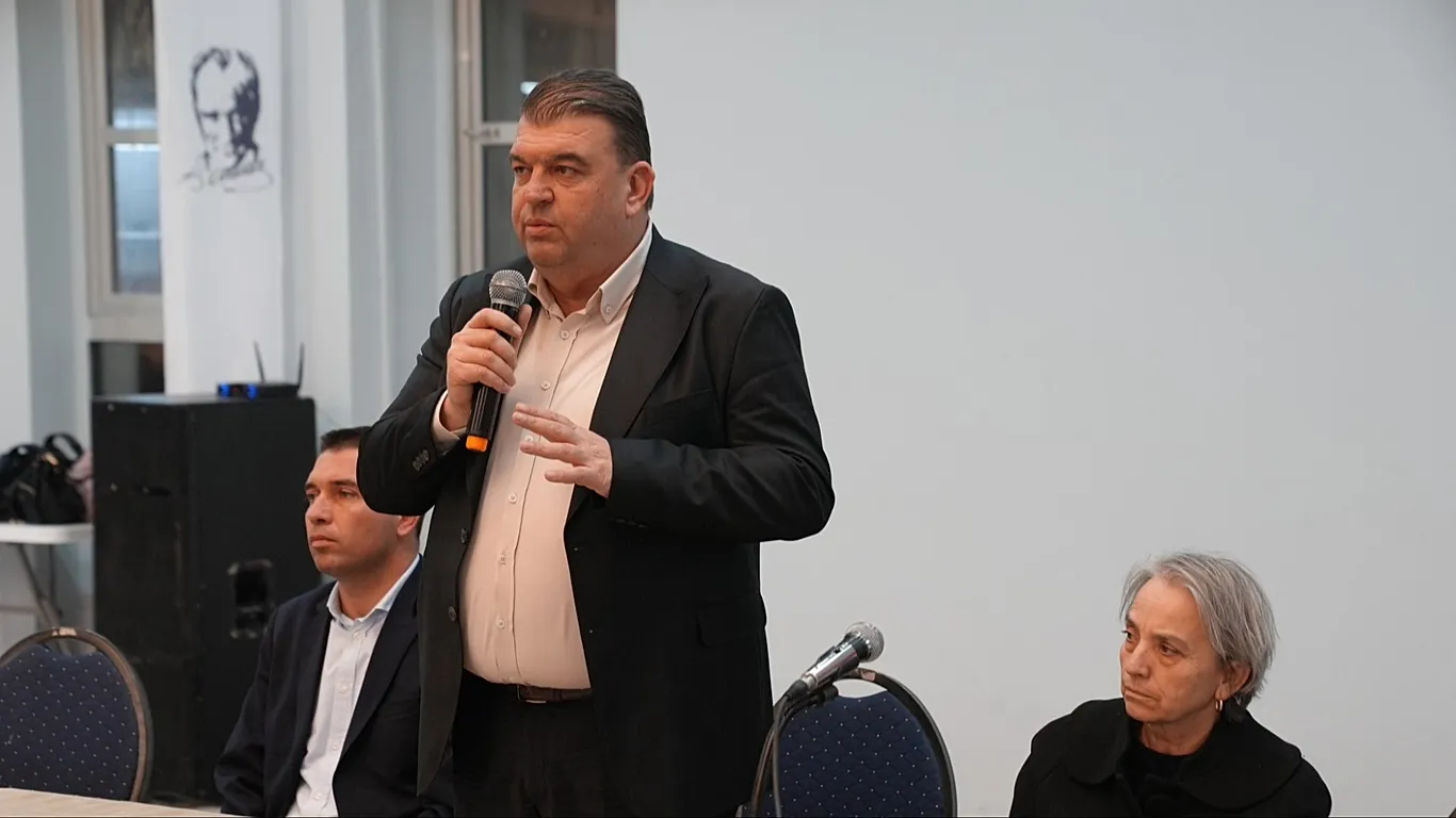 İzmir’de Seferihisar ve Balçova Belediye Başkanları gözaltına alındı