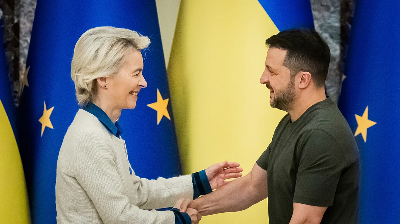 Von der Leyen: Ukrayna’ya 90 milyar euroluk kredi kapsamındaki ilk ödeme yapıldı