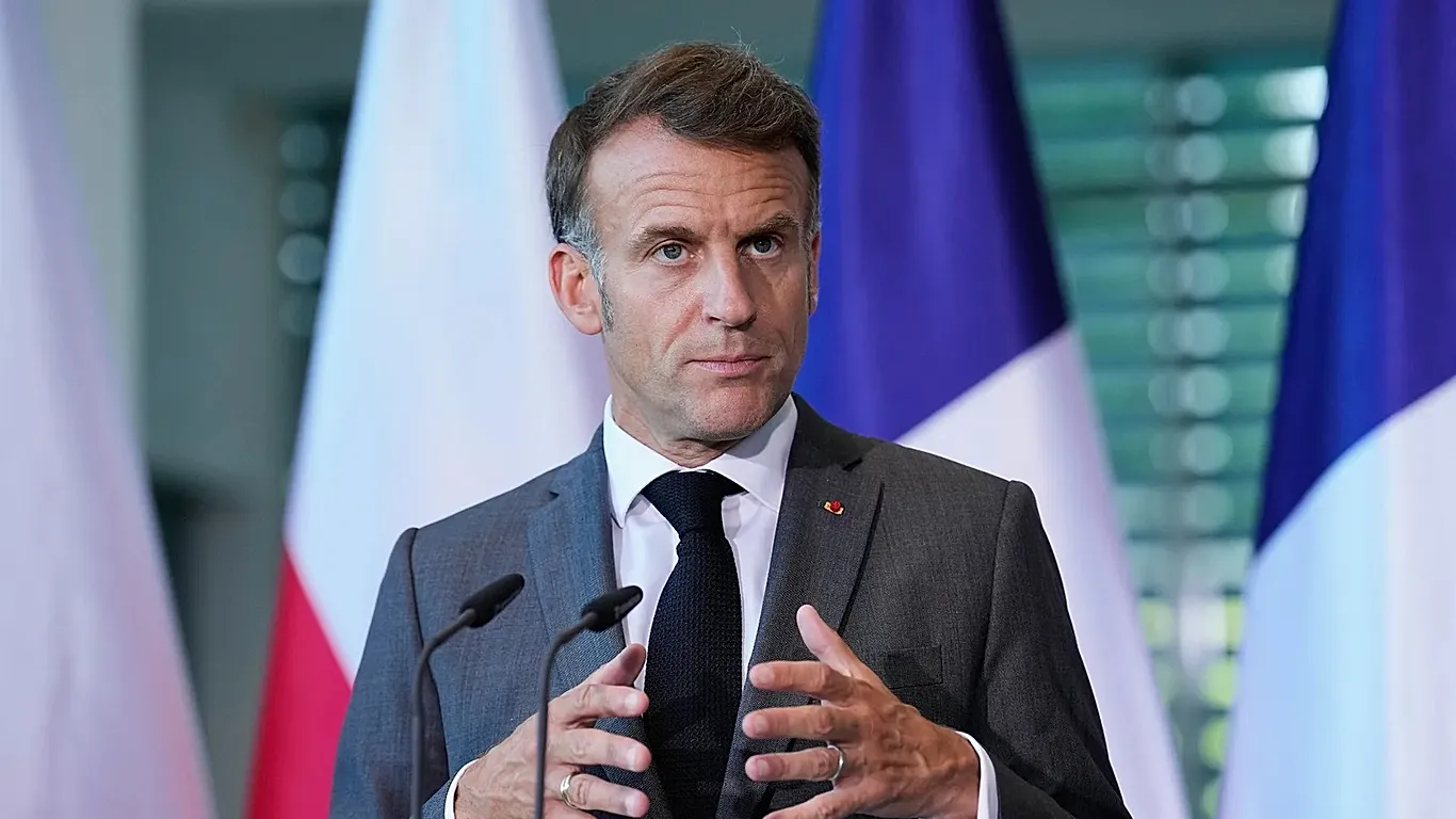 Macron: Sicilya açıklarında Rus gölge filosuna ait petrol tankeri durduruldu