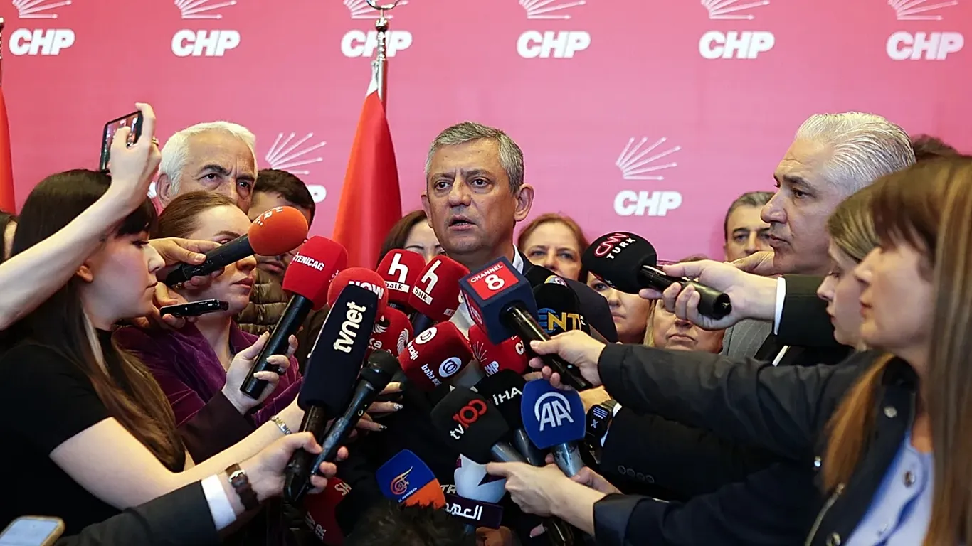 Özgür Özel, Newsweek’e yazdı: Avrupa Birliği ve NATO’ya mesajlar verdi