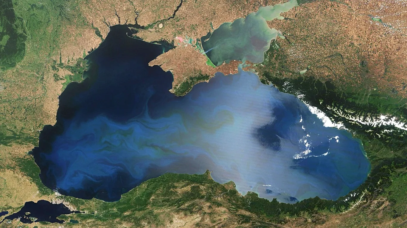 Karadeniz’de Türk teknesine saldırı: Batan teknede bir denizci hayatını kaybetti
