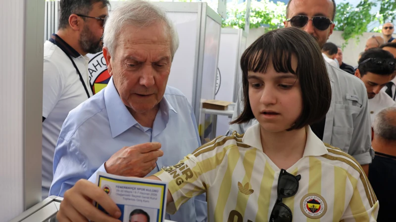Aziz Yıldırım yeniden Fenerbahçe başkanı