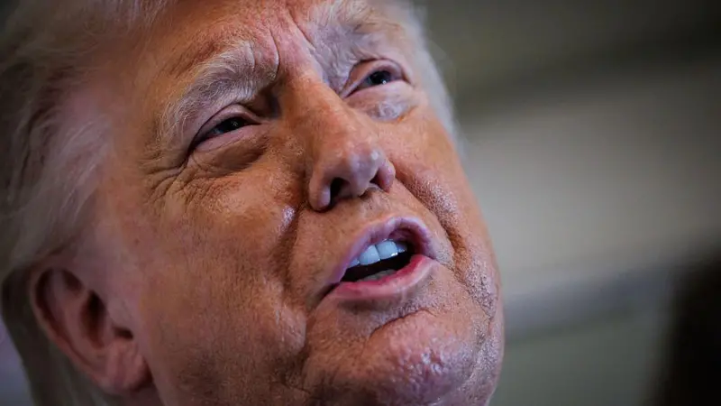 Trump seçim hilesi sorusundan sonra röportajı yarıda kesti: ‘Ya yalancısın ya aptalsın’