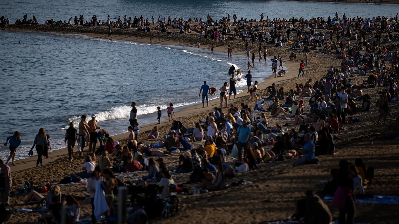 Küresel belirsizlik İspanya turizmini artırdı, ülkeyi 100 milyon turiste yaklaştırdı