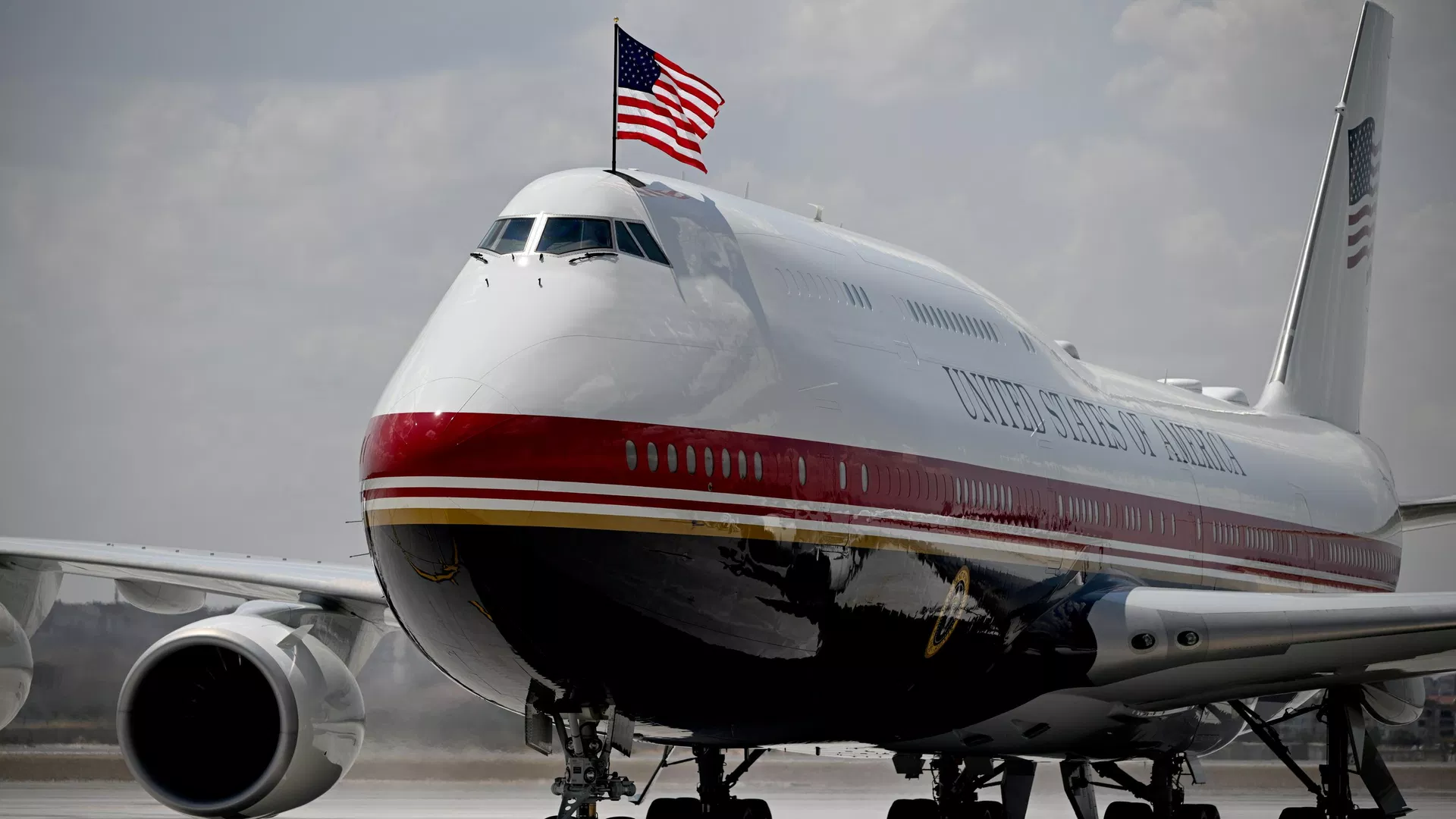 Trump’ın Türkiye dönüşü uçak krizi büyüdü: FBI Air Force One haberlerinin kaynağının peşinde