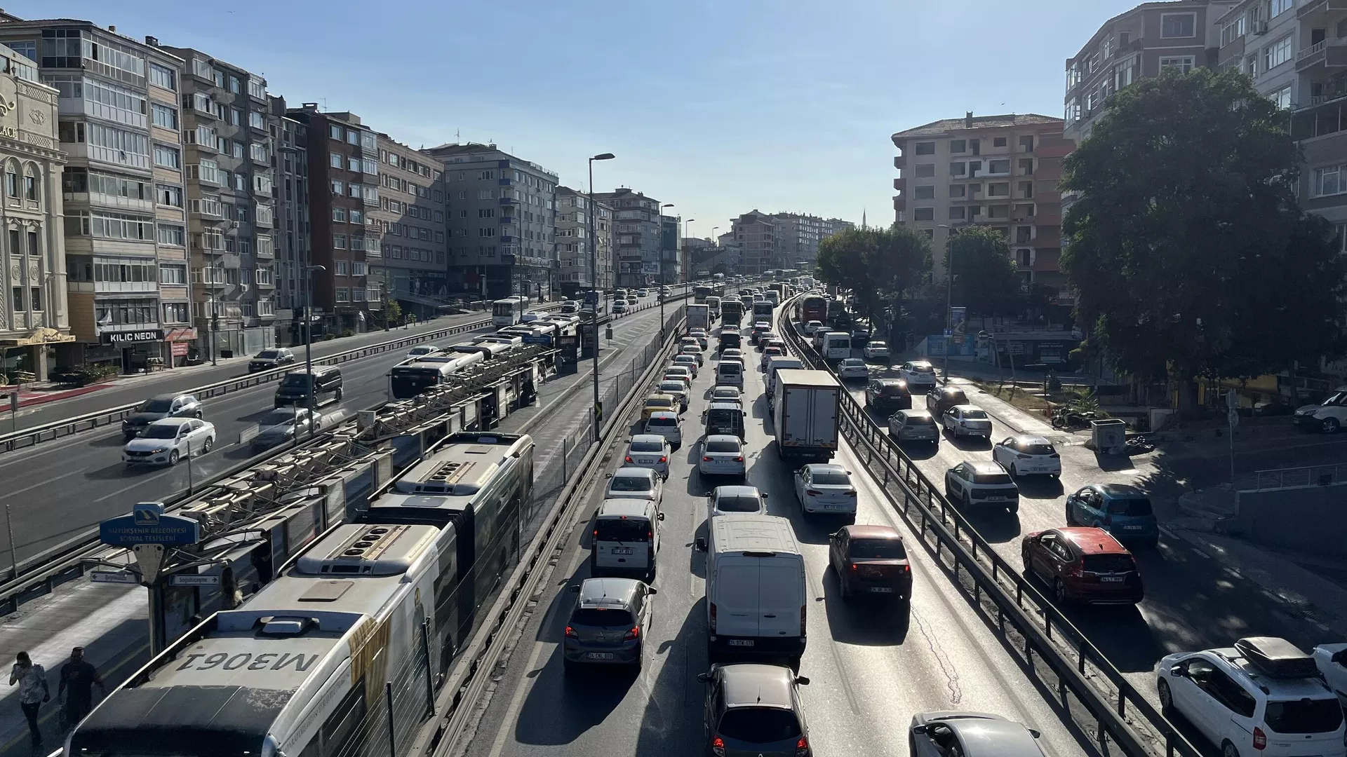 İstanbul’da toplu taşımaya zam geldi: Metro, metrobüs, taksi ve otobüs bileti fiyatları ne kadar oldu?
