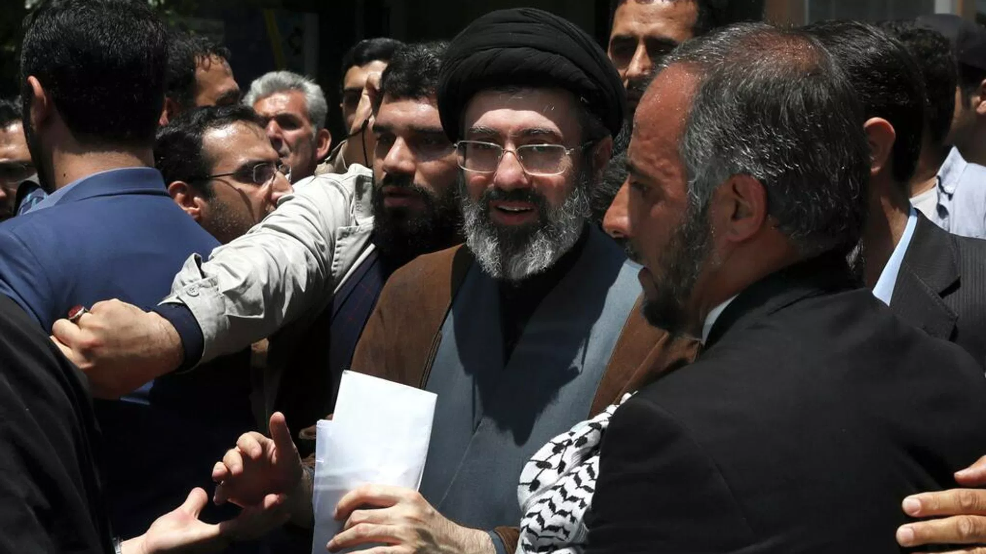 İran lideri Hamaney: Trump’ın imzası güvenilirliğini tamamen yitirdi