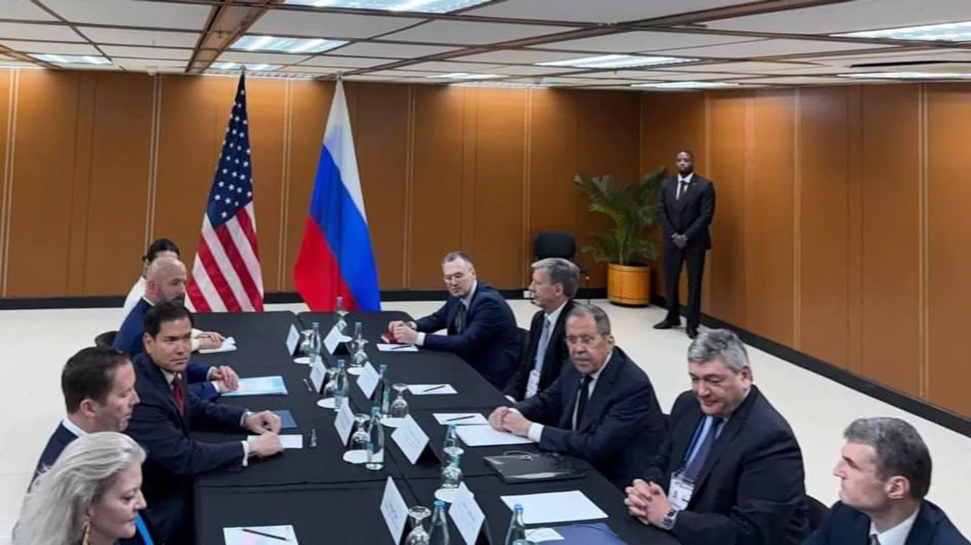 Lavrov ve Rubio Manila’da bir araya geldi