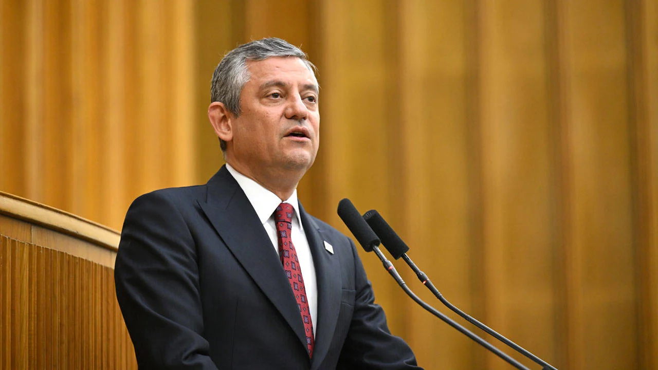 Özgür Özel’den çağrı: ‘Darbecilerden, butlancılardan, cuntacılardan kurtulun YENİ Parti’mize buyurun!