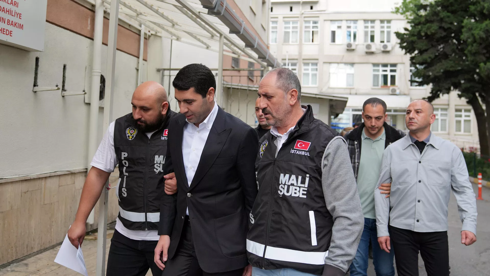 Avcılar Belediye Başkanı Utku Caner Çaykara hakkında tahliye kararı verildi
