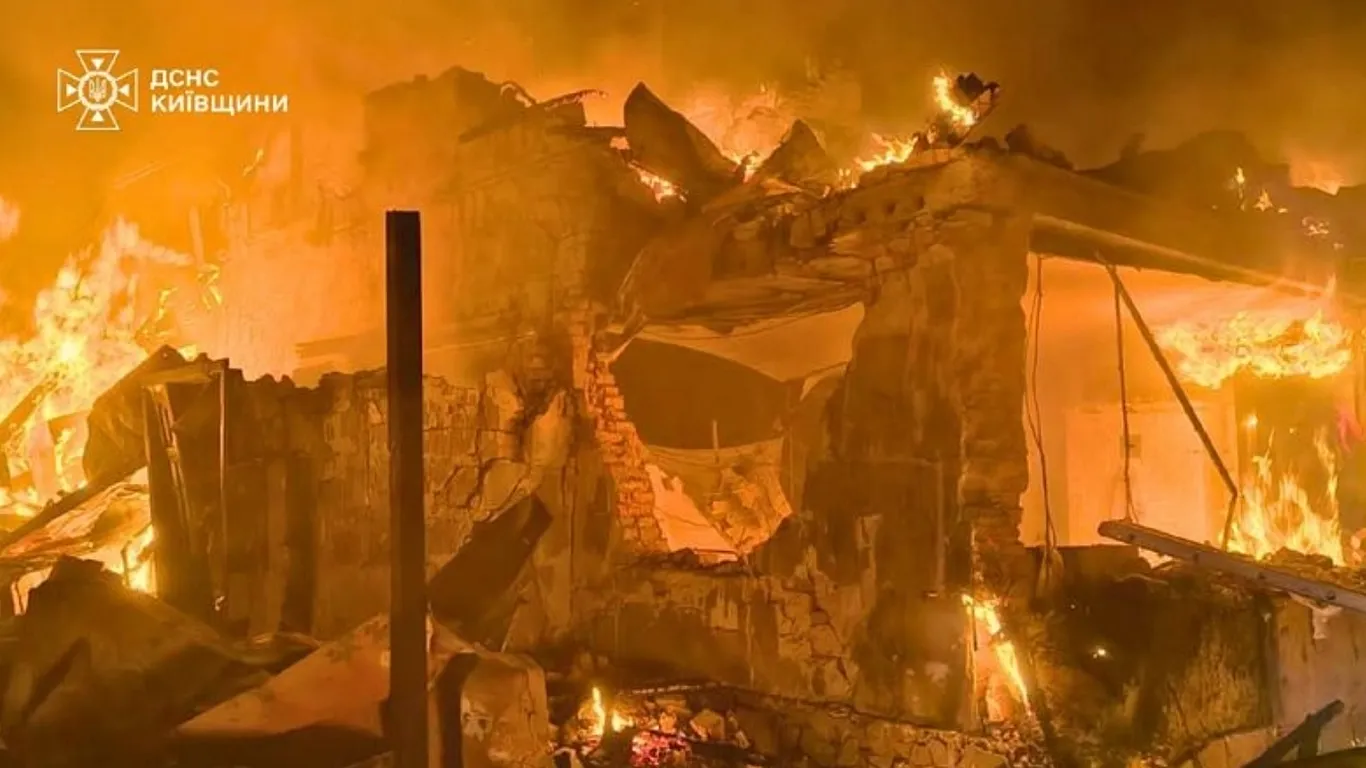 Rusya’dan Kiev’e gece saldırıları: 3 kişi hayatını kaybetti
