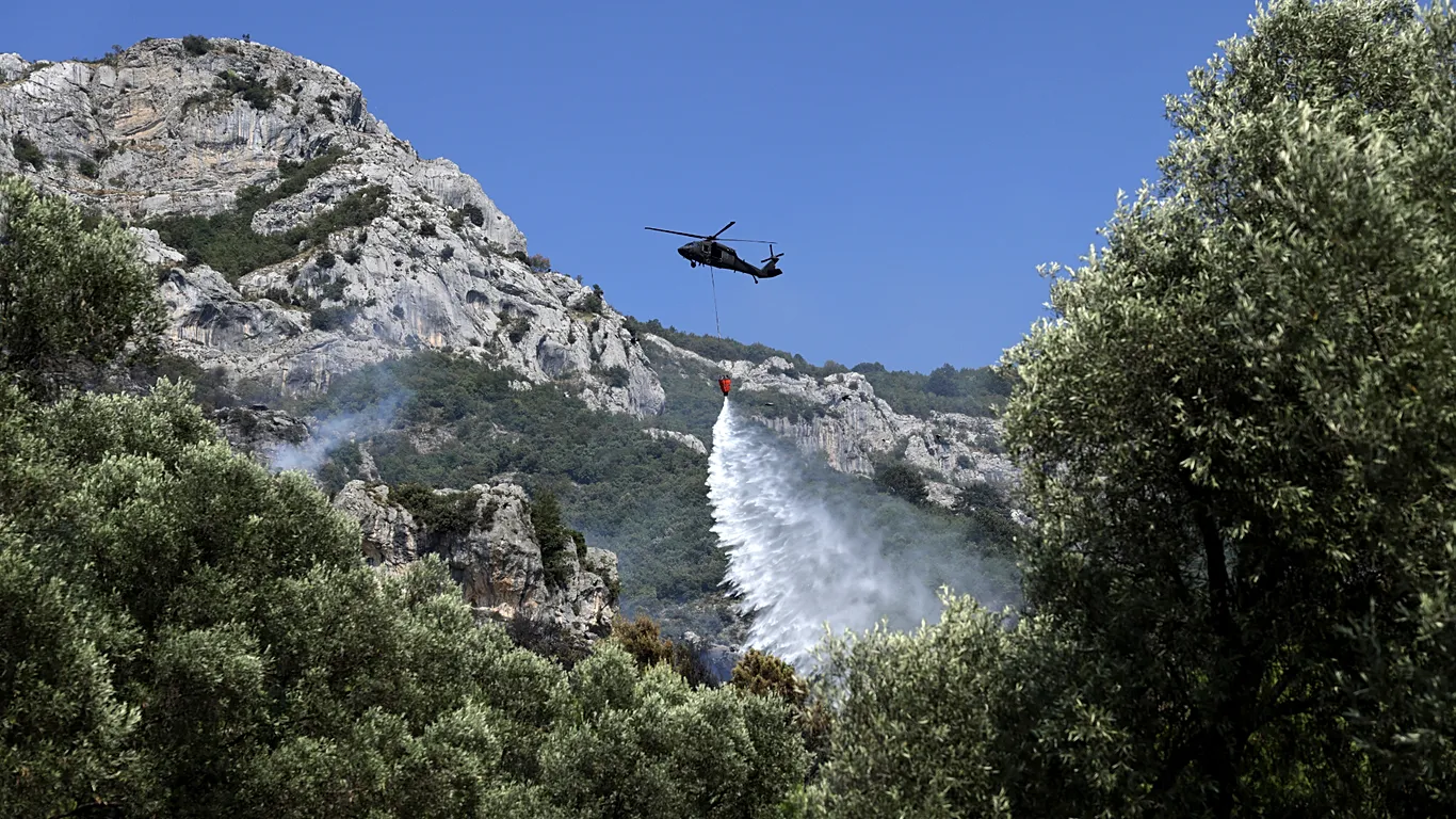 Batı Avrupa’da: Şiddetli sıcak hava dalgaları bölgeyi kavurmaya devam ediyor