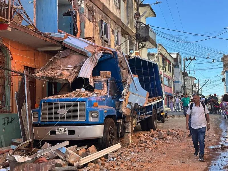 Kolombiya’da 7,4 büyüklüğündeki depremde en az 132 kişi hayatını kaybetti