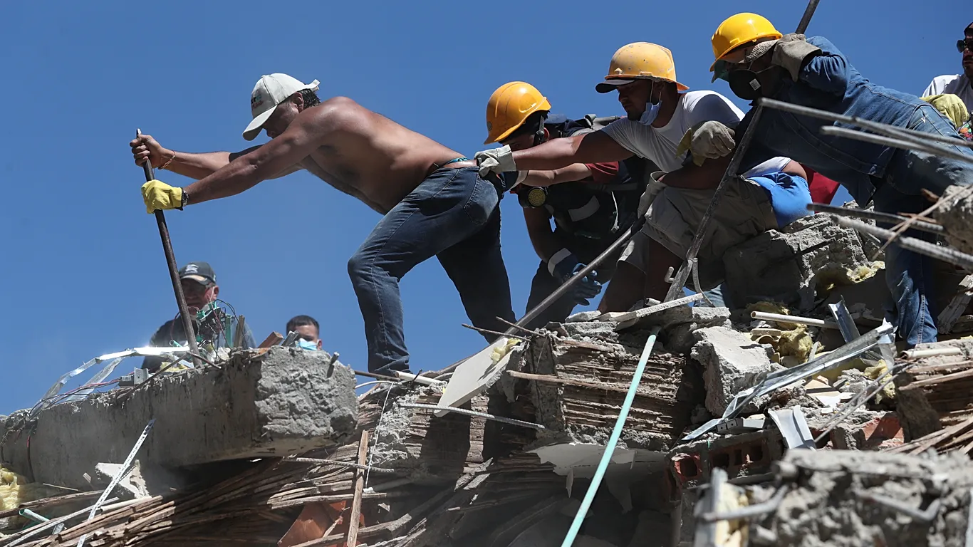 Kolombiya’daki depremde can kaybı 216’ya ulaştı: Kurtarma ekipleri hayatta kalanları aramaya devam ediyor