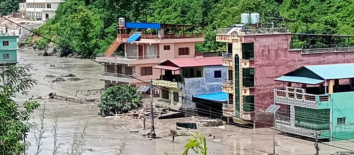 Nepal’de sel felaketi: 384 turist kayıp
