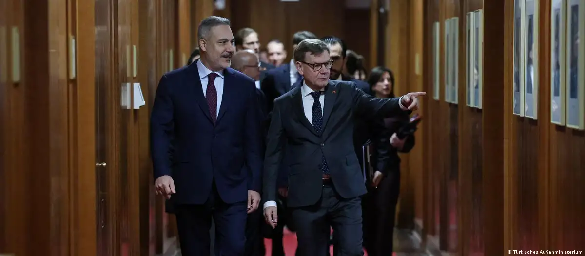 Ankara ve Berlin’den Hürmüz Boğazı girişimi