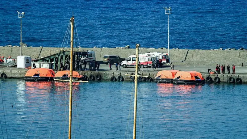 Girne açıklarında yolcu gemisi alabora oldu: ‘7 kişi hayatını kaybetti, 23 kişi aranıyor’