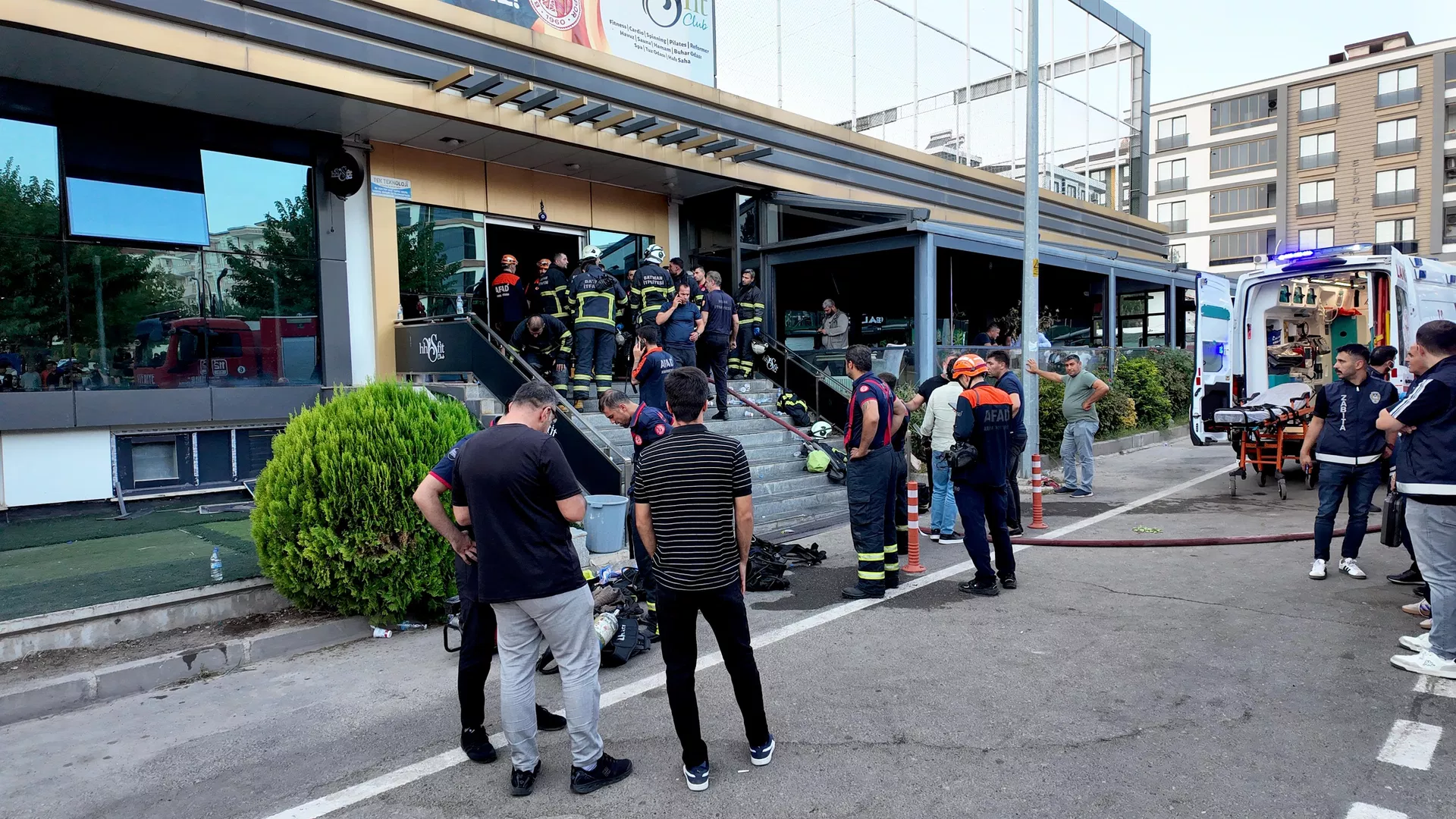 Batman’da spor salonunda yangın: 2 kişi hayatını kaybetti, 10 kişi yaralandı
