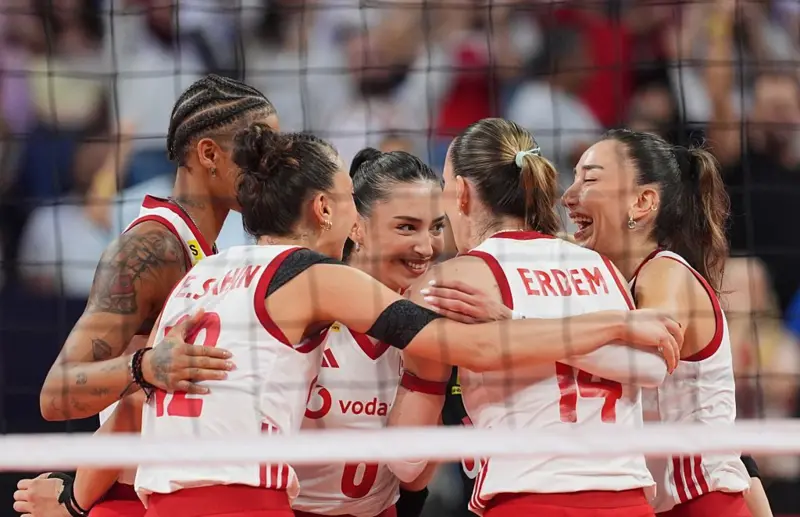 Filenin Sultanları Sırbistan’ı 3-0 yenerek finale yükseldi