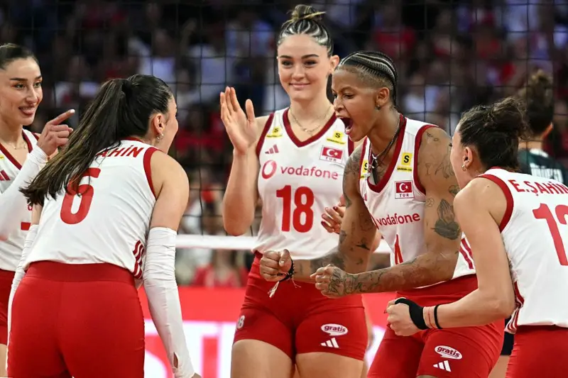 İtalya’yı yenen Filenin Sultanları Avrupa Şampiyonu