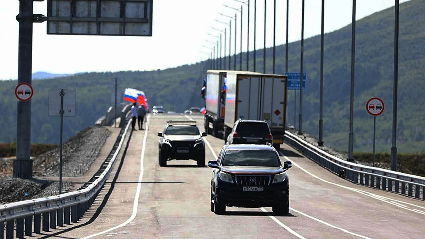 Rusya ile Kuzey Kore arasındaki ilk kara yolu köprüsü açıldı