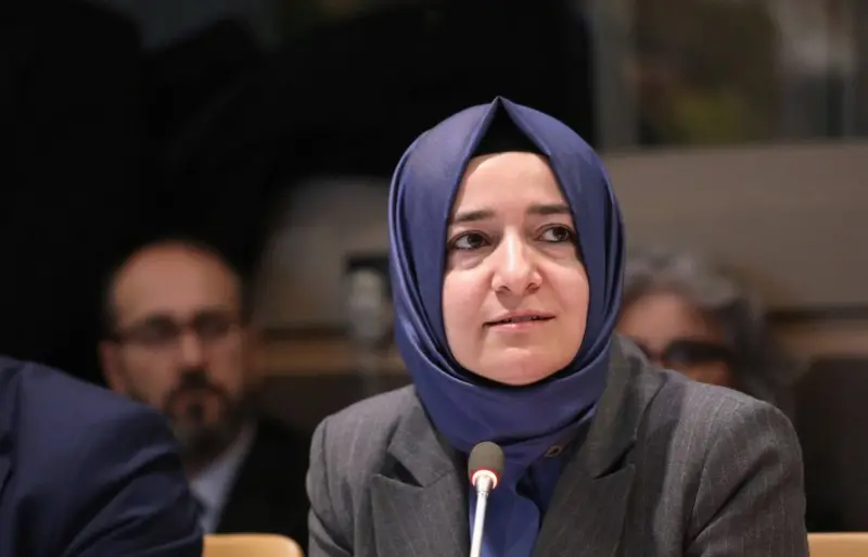 Fatma Betül Sayan Kaya, fon iddiaları sonrasında AKP’deki görevinden istifa etti