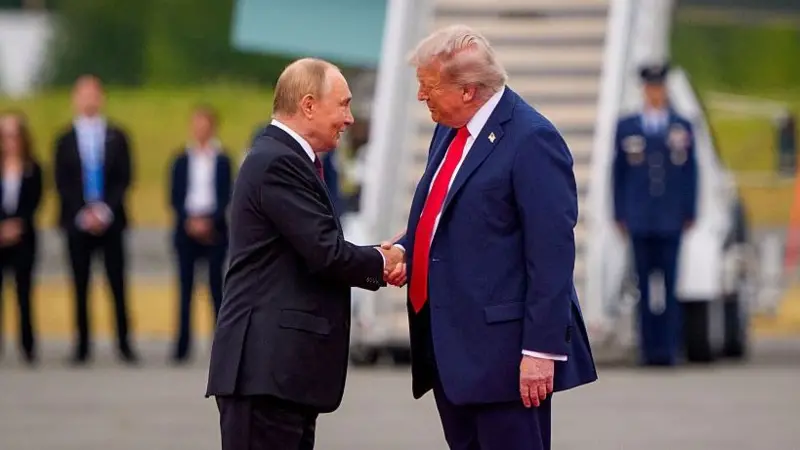 Trump, Rus dizeli anlaşmasını duyurdu, Zelenskiy ‘Putin’e hediye’ dedi
