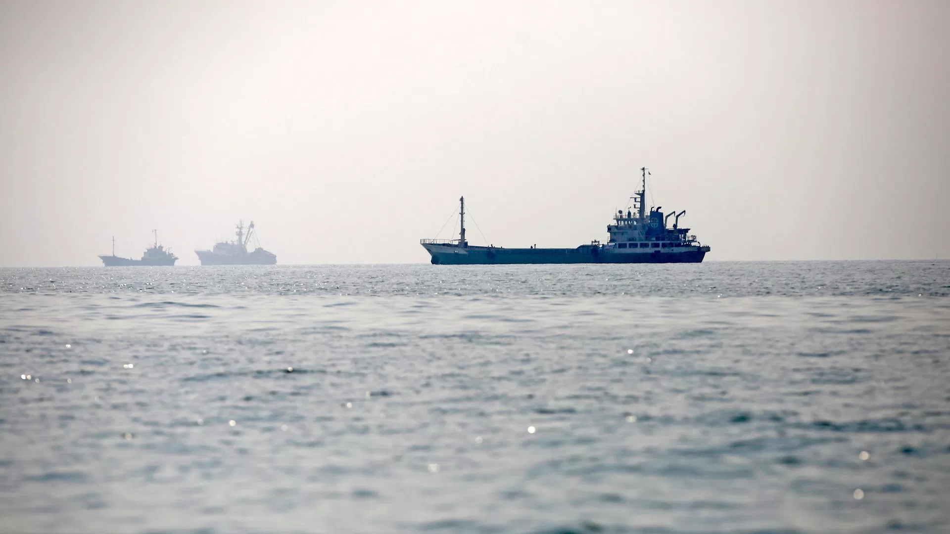 Hürmüz Boğazı’nda tanker alarmı: İran’dan deniz mayını açıklaması